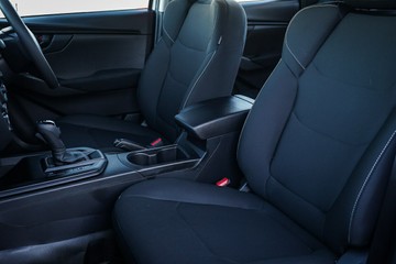 https://vehicle-cdn.autoleague.cloud/14189_950268171_23.jpg