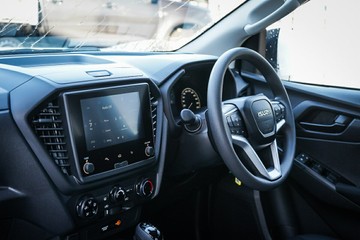https://vehicle-cdn.autoleague.cloud/14189_950268171_25.jpg
