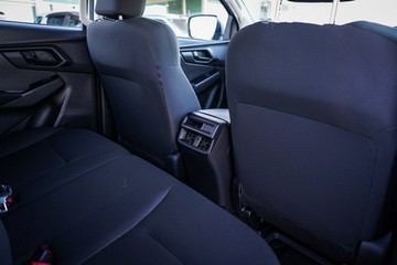 https://vehicle-cdn.autoleague.cloud/14189_950268171_9.jpg