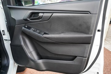 https://vehicle-cdn.autoleague.cloud/14189_950268184_10.jpg