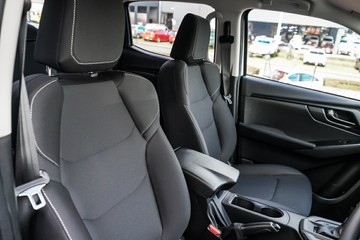 https://vehicle-cdn.autoleague.cloud/14189_950268184_12.jpg