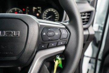 https://vehicle-cdn.autoleague.cloud/14189_950268184_14.jpg