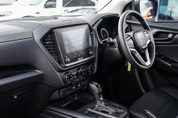 https://vehicle-cdn.autoleague.cloud/14189_950268184_20.jpg