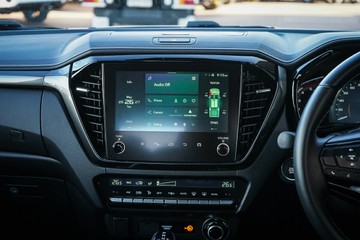 https://vehicle-cdn.autoleague.cloud/14189_950343106_13.jpg
