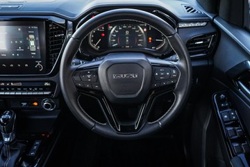 https://vehicle-cdn.autoleague.cloud/14189_950343106_15.jpg
