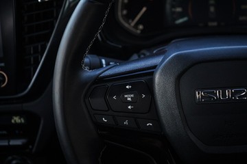 https://vehicle-cdn.autoleague.cloud/14189_950343106_16.jpg