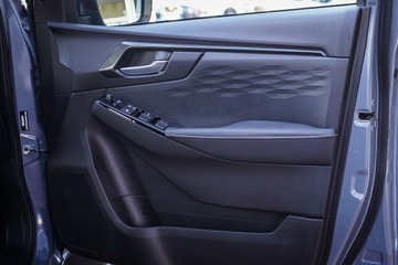 https://vehicle-cdn.autoleague.cloud/14189_950343106_18.jpg