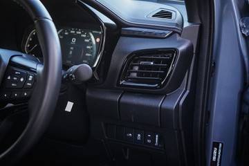 https://vehicle-cdn.autoleague.cloud/14189_950343106_21.jpg