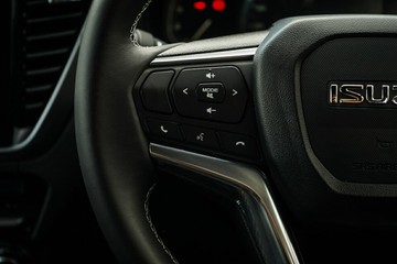 https://vehicle-cdn.autoleague.cloud/14189_950444263_13.jpg