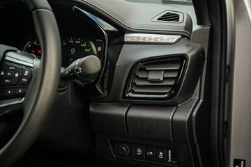 https://vehicle-cdn.autoleague.cloud/14189_950444263_18.jpg
