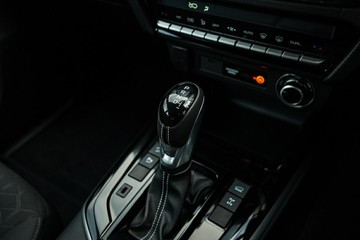 https://vehicle-cdn.autoleague.cloud/14189_950444263_21.jpg