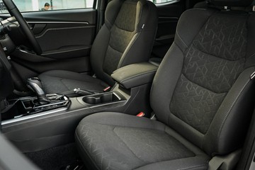 https://vehicle-cdn.autoleague.cloud/14189_950444263_22.jpg