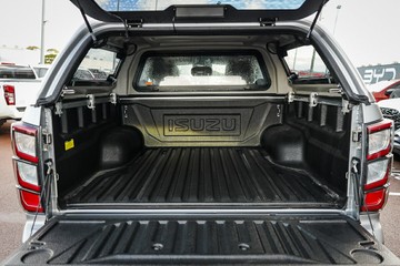 https://vehicle-cdn.autoleague.cloud/14189_950444263_8.jpg