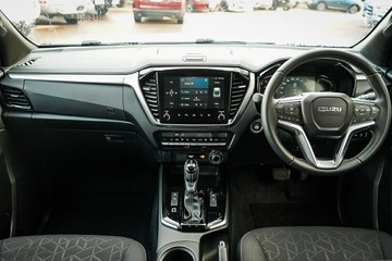 https://vehicle-cdn.autoleague.cloud/14189_950444263_9.jpg