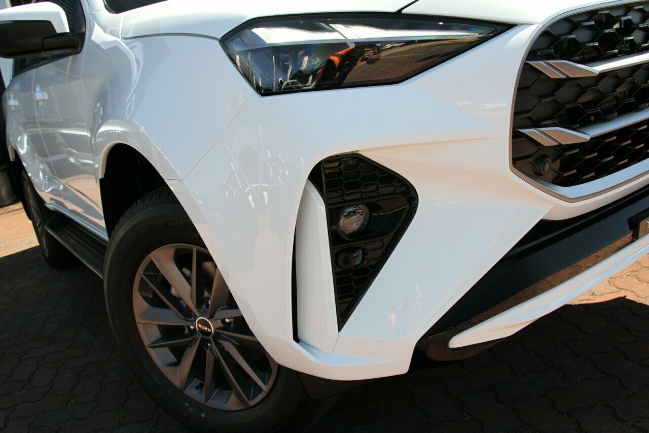 Isuzu Mu-x image 2