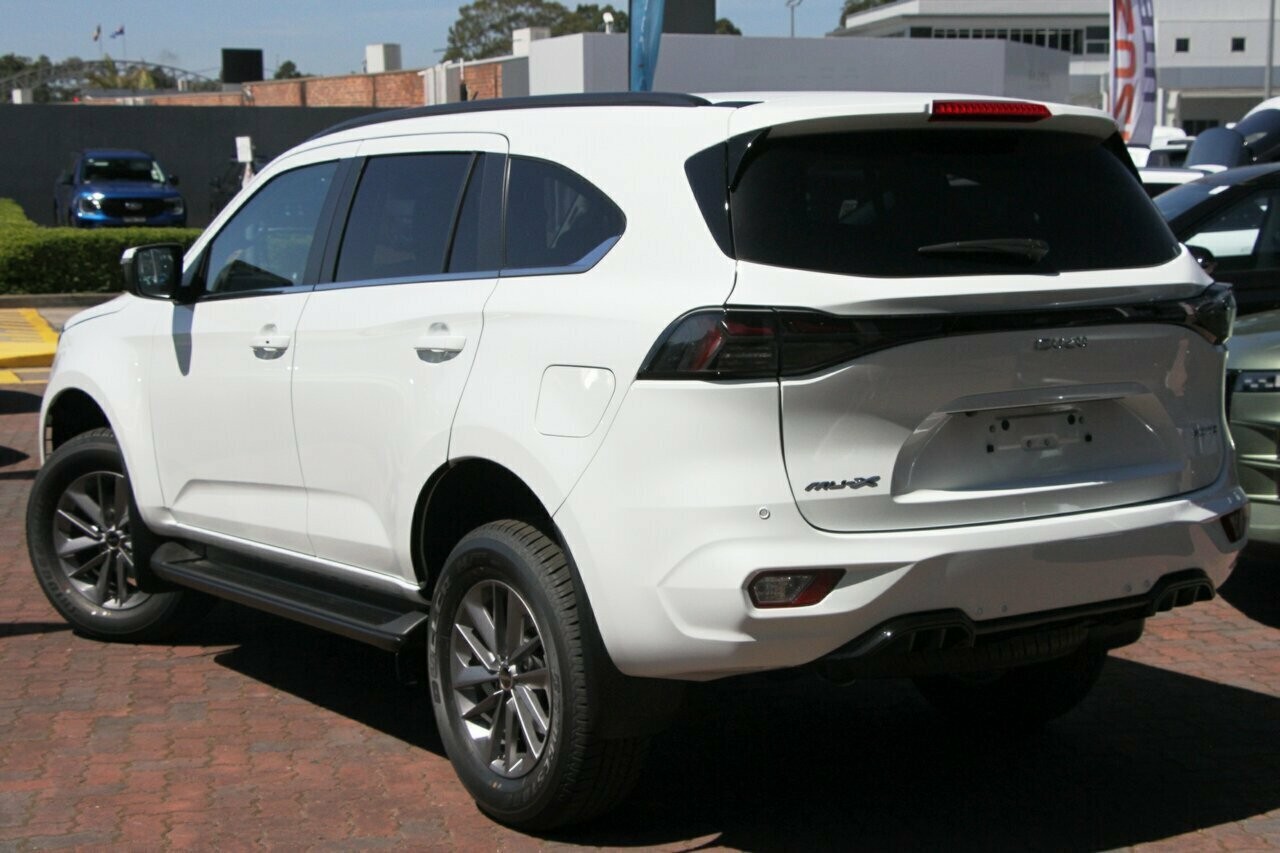 Isuzu Mu-x image 3