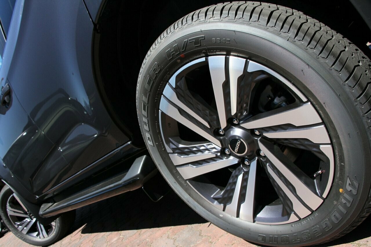Isuzu Mu-x image 4