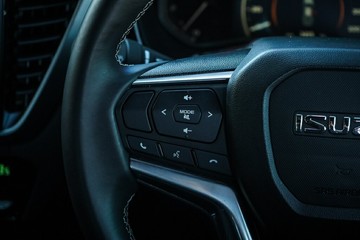 https://vehicle-cdn.autoleague.cloud/14189_950528851_15.jpg