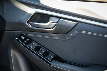 https://vehicle-cdn.autoleague.cloud/14189_950528851_18.jpg
