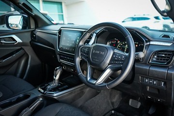 https://vehicle-cdn.autoleague.cloud/14189_950528851_19.jpg