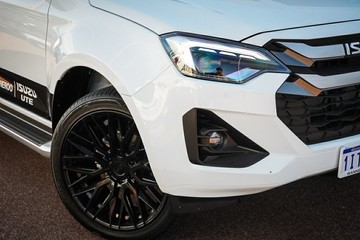 https://vehicle-cdn.autoleague.cloud/14189_950528851_2.jpg
