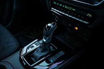 https://vehicle-cdn.autoleague.cloud/14189_950528851_23.jpg