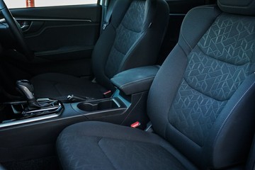 https://vehicle-cdn.autoleague.cloud/14189_950528851_24.jpg