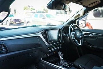 https://vehicle-cdn.autoleague.cloud/14189_950528851_25.jpg