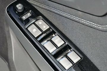 https://vehicle-cdn.autoleague.cloud/14189_950630315_15.jpg