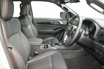https://vehicle-cdn.autoleague.cloud/14189_960071085_8.jpg