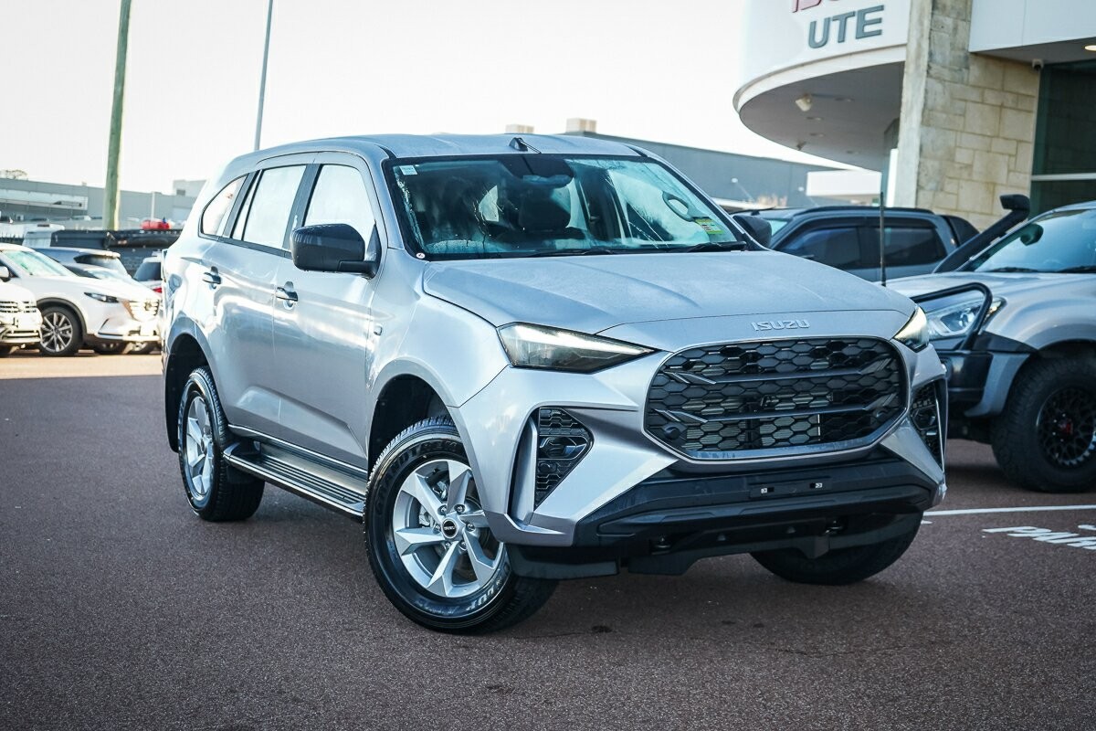 Isuzu Mu-x image 1
