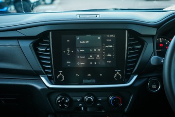 https://vehicle-cdn.autoleague.cloud/14189_960071896_12.jpg