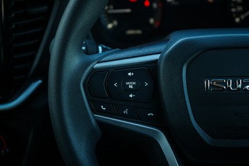 https://vehicle-cdn.autoleague.cloud/14189_960071896_15.jpg