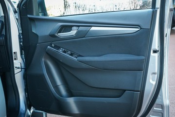 https://vehicle-cdn.autoleague.cloud/14189_960071896_17.jpg