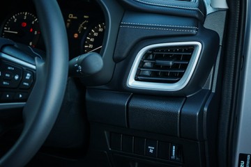 https://vehicle-cdn.autoleague.cloud/14189_960071896_20.jpg