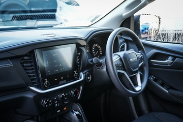 https://vehicle-cdn.autoleague.cloud/14189_960071896_25.jpg