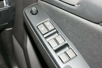 https://vehicle-cdn.autoleague.cloud/14189_960142683_15.jpg