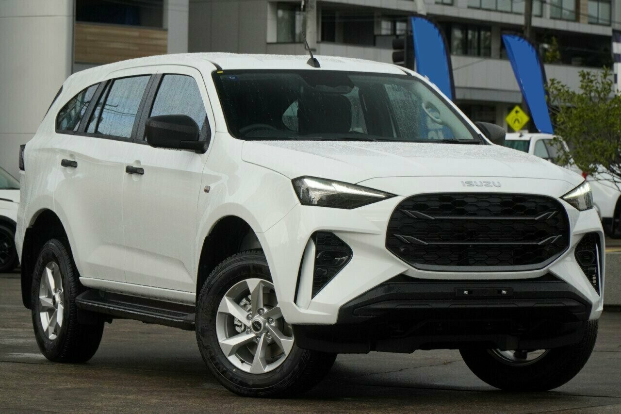 Isuzu Mu-x image 1