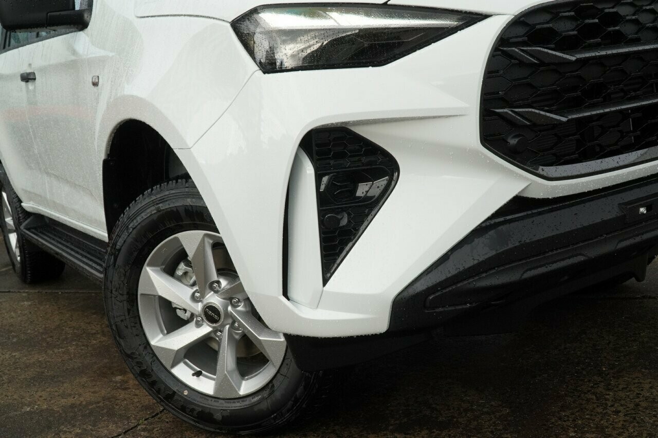 Isuzu Mu-x image 2
