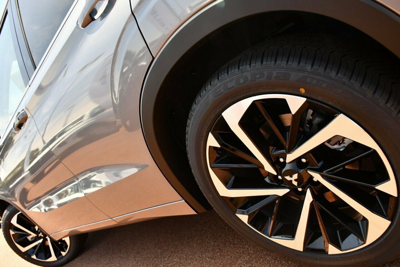 Mitsubishi Outlander image 3