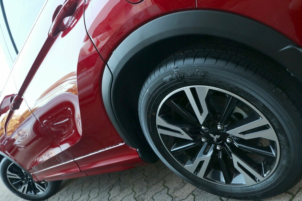 Mitsubishi Eclipse Cross image 4