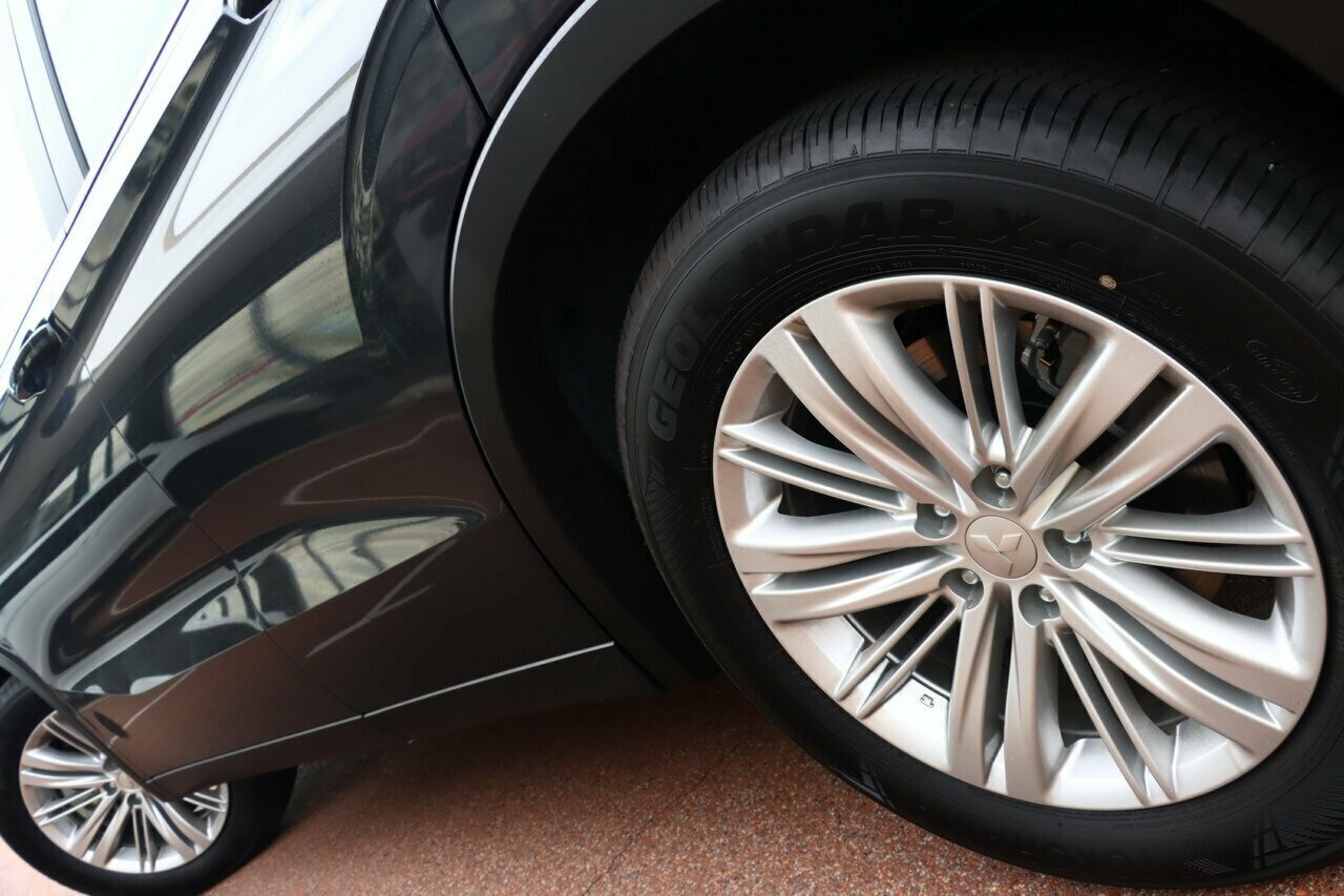 Mitsubishi Outlander image 4