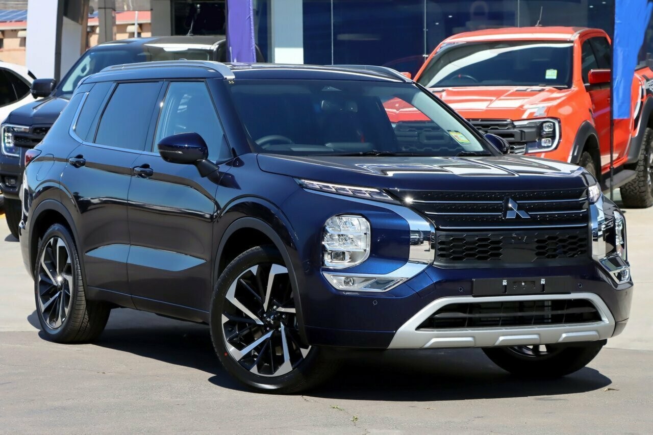Mitsubishi Outlander image 1