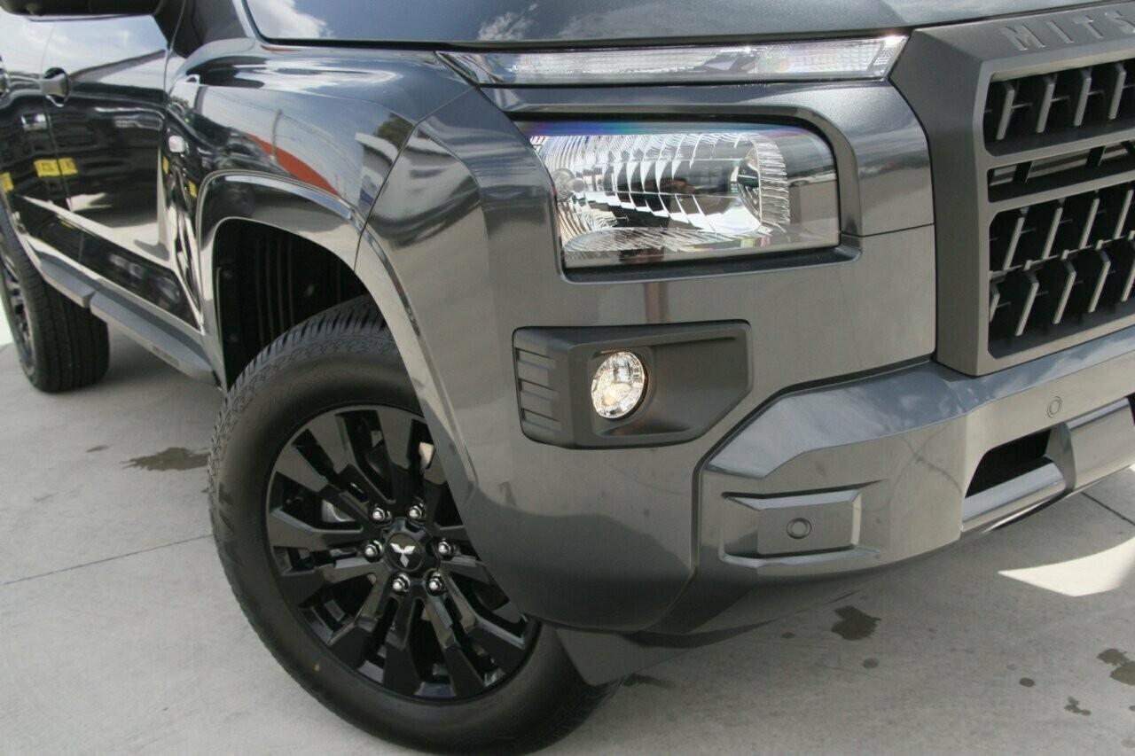 Mitsubishi Triton image 2