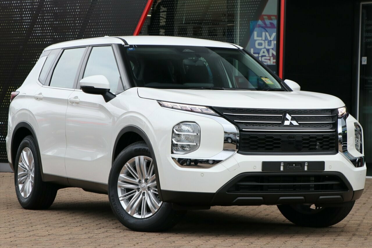 Mitsubishi Outlander image 1