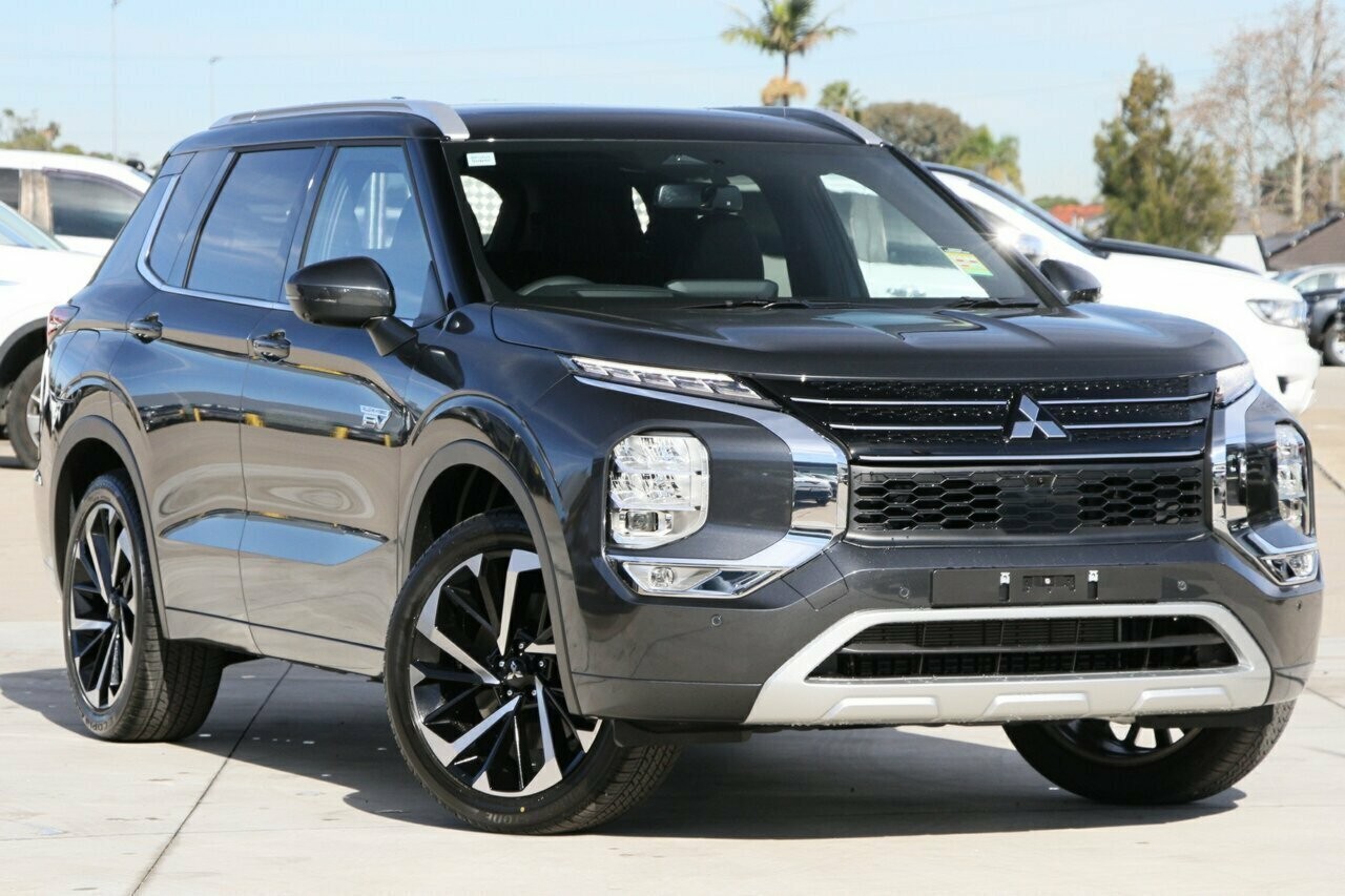 Mitsubishi Outlander image 1
