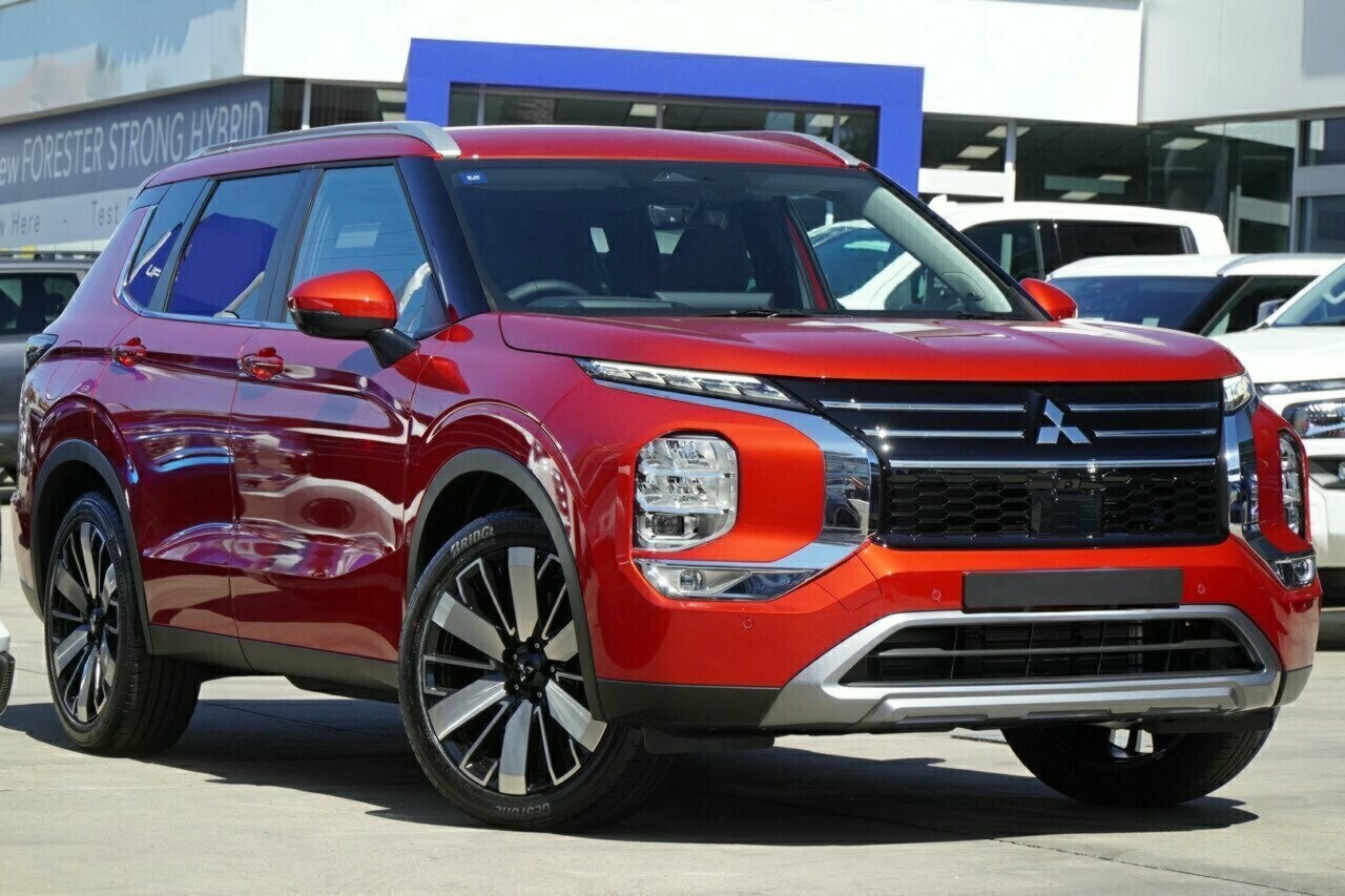 Mitsubishi Outlander image 1