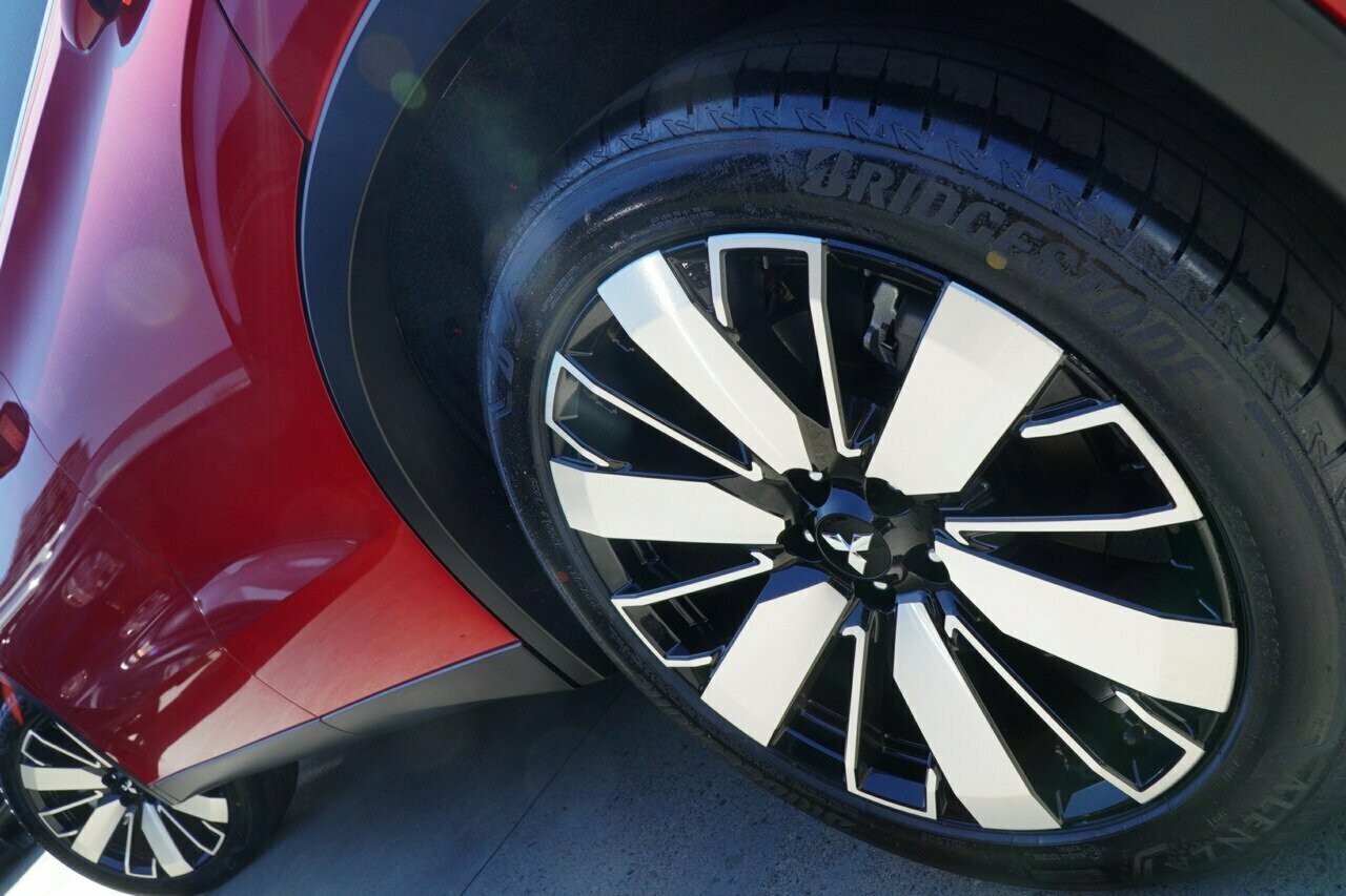 Mitsubishi Outlander image 4