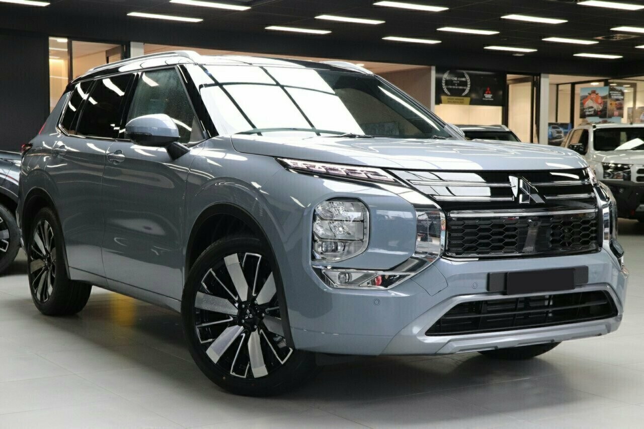 Mitsubishi Outlander image 1