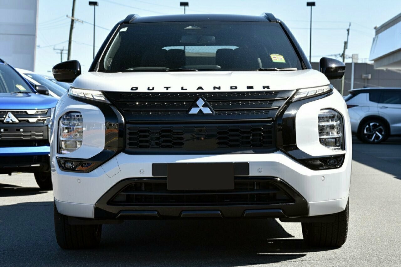 Mitsubishi Outlander image 4